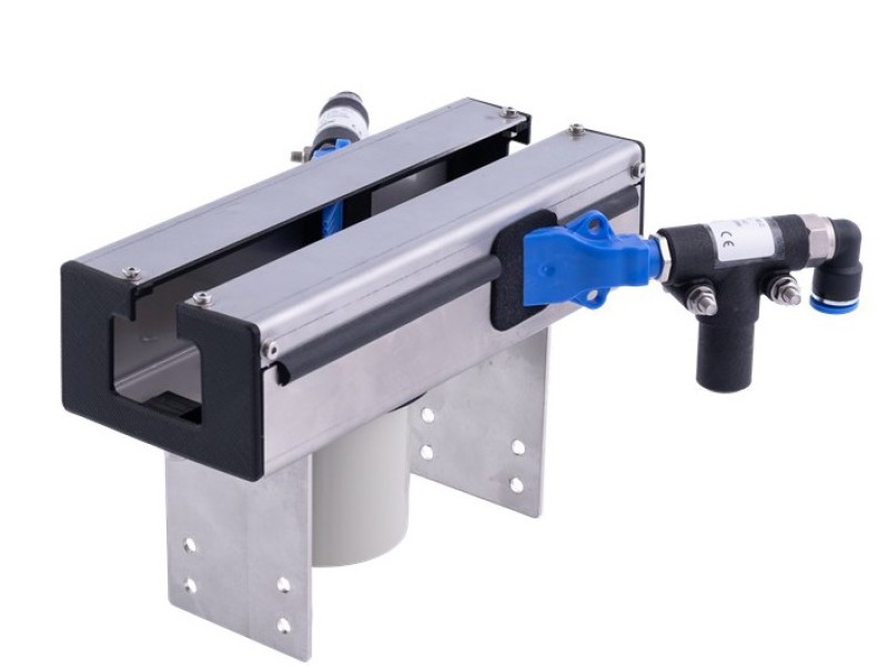 Effektive Oberfl&auml;chenreinigung mit VARIO lineCLEAN SCC-C: Innovative Ionisier-Abblasstation